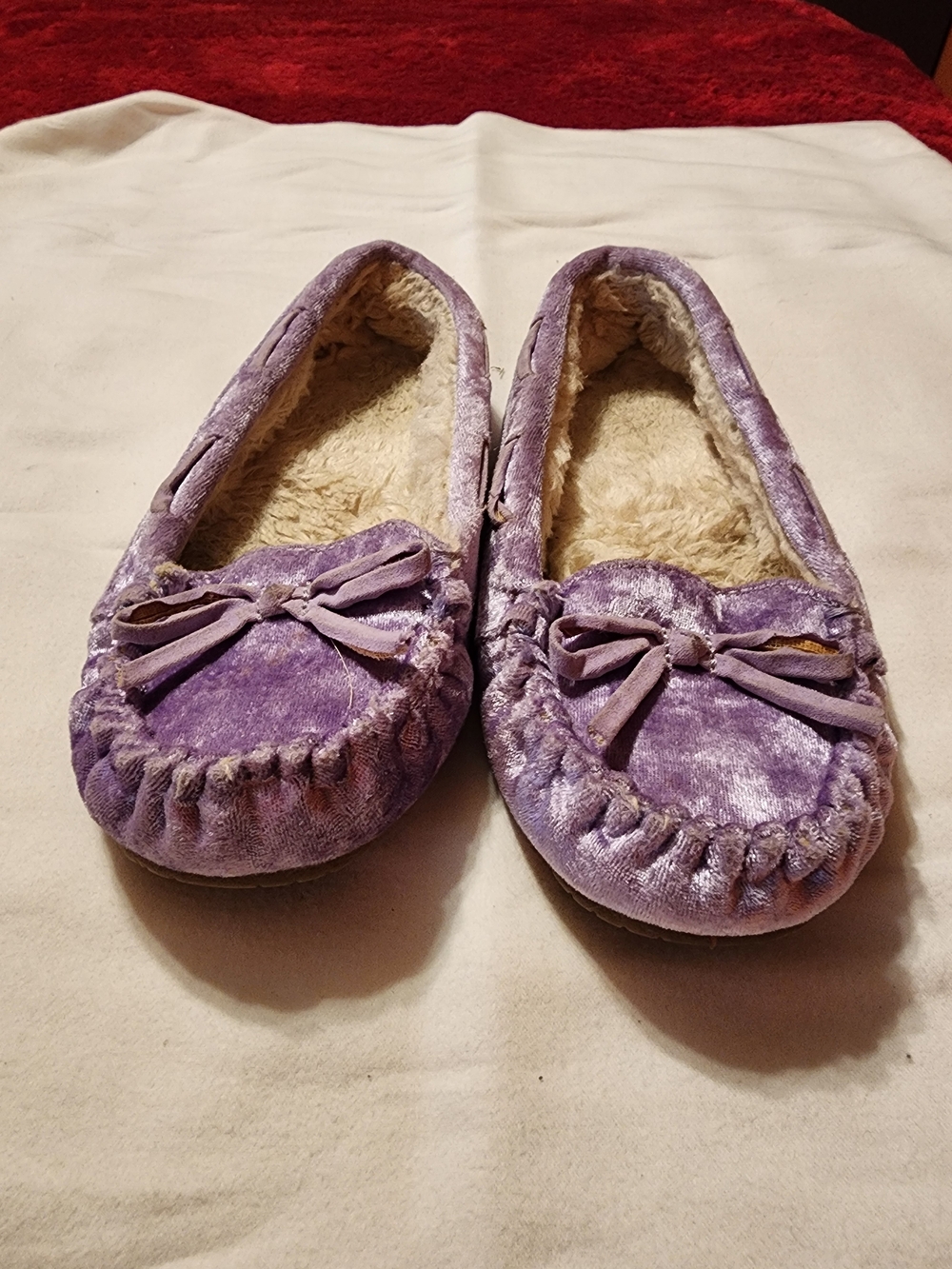 Plush lavender girls size 13 Moccasin shoes  with Bow